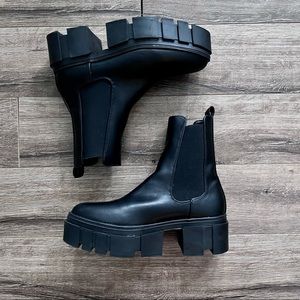 Raid Roxie-Almond Toe Chelsea Boots Black Size 36